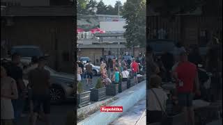 Fanove "Južnog vetra" ni vrućina nije sprečila da dođu! Ogromna gužva na Tašmajdanu #juznivetar