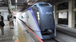 E353系 S101編成 S202編成 特急あずさ3号松本行・富士回遊3号河口湖行が立川駅6番線に入線するシーン