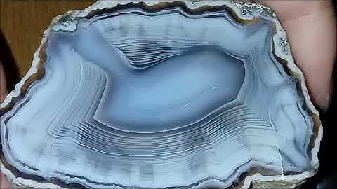 Agate with parallax effect (shadow agate, wegeler effect)