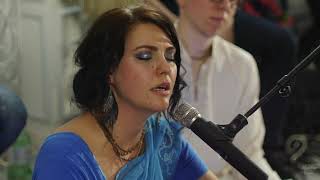 : Divyangi & Mantra Yoga VL - Hare Krishna Maha Mantra