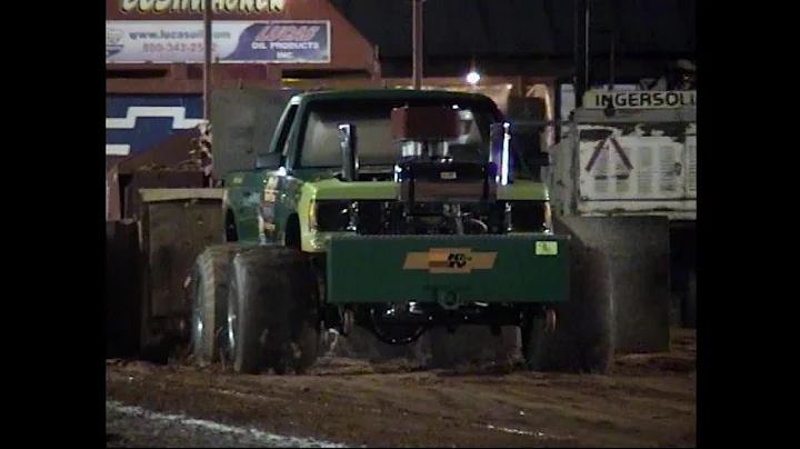 FLASHBACK Lucas Oil Modified 4x4 Trucks Night 2 Em...