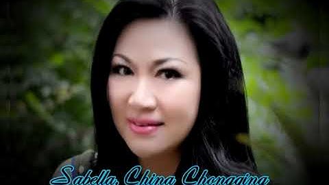Kenangan Lama Dewi Julia