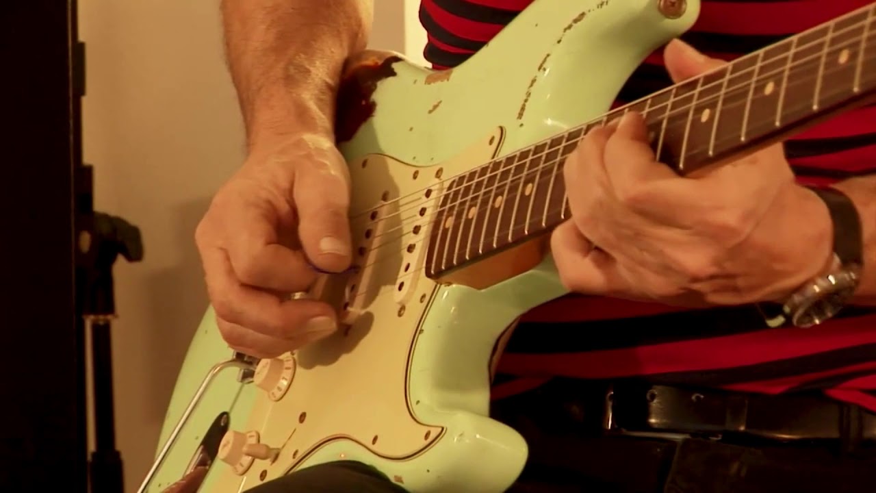 2014 Fender Custom Shop 1960 Stratocaster Heavy Relic (surf green over sunburst, LTD Edition)