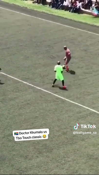 Dr Khumalo terrorises Tbo Touch with skill #dstvpremiership #kaizerchiefs