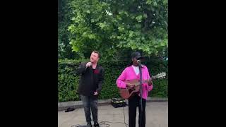 Sam Smith & Cat Burns perform “Go” in London (02/06/2022)