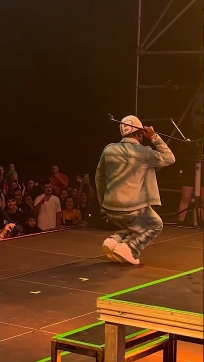 Na so I carry their mic stand go house 🚶🏾‍♂️#charm  #raveandroses #dance #music