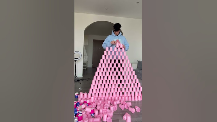 COSTRUISCO LA TORRE DI BICCHIERI PIÙ ALTA DI SEMPRE!
