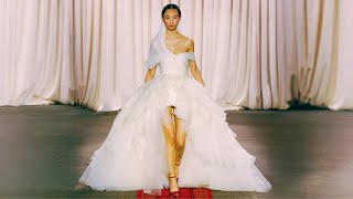 FASHION SHOW (GIAMBATTISTA VALLI HAUTE COUTURE SPRING 2025 COLLECTION | PARIS FASHION WEEK 2025)