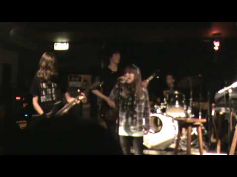 cover 'Already gone - Kelly Clarkson' door 'Specia...