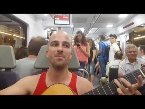 ПОЮТ ВСЕМ ВАГОНОМ ДЕСПАСИТО ► Despacito в электричке