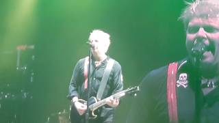 Video thumbnail of "The Offspring - The Kids Aren't Alright - Pal Norte 2017 (HD)"