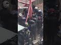 Enfrentamiento y tensión: Policías de la CDMX chocan con contingentes en la marcha del 2 de Octubre