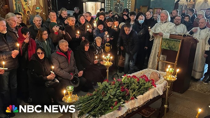 Roses Tears And A Solemn Goodbye Mourners Honor The Memory Of Alexei Navalny