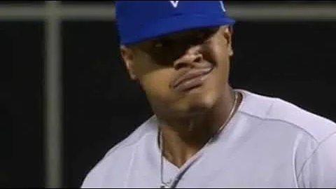 Marcus Stroman quick pitches Marcus Semien and Sem...