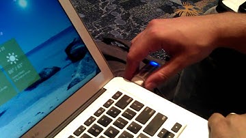 Windows 8 running on MacBook Air