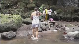 Janda lagi mandi