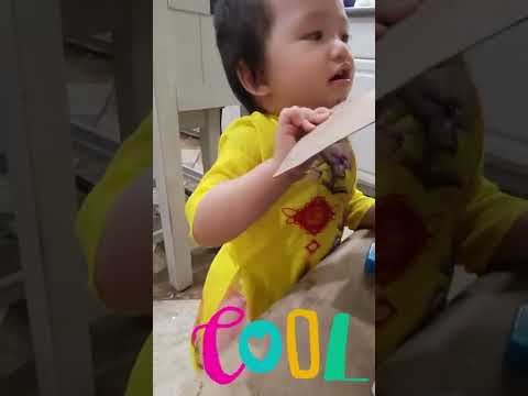 Video Skylar mặc chiếc váy dài màu hồng vàng rất đẹp. áo dài... - youtube