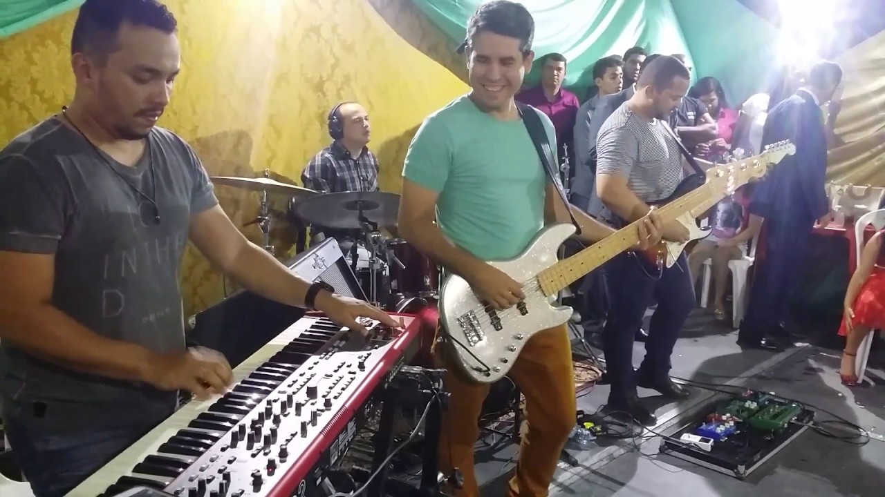 DEIXA EU TE USAR - Sarah Farias e Banda