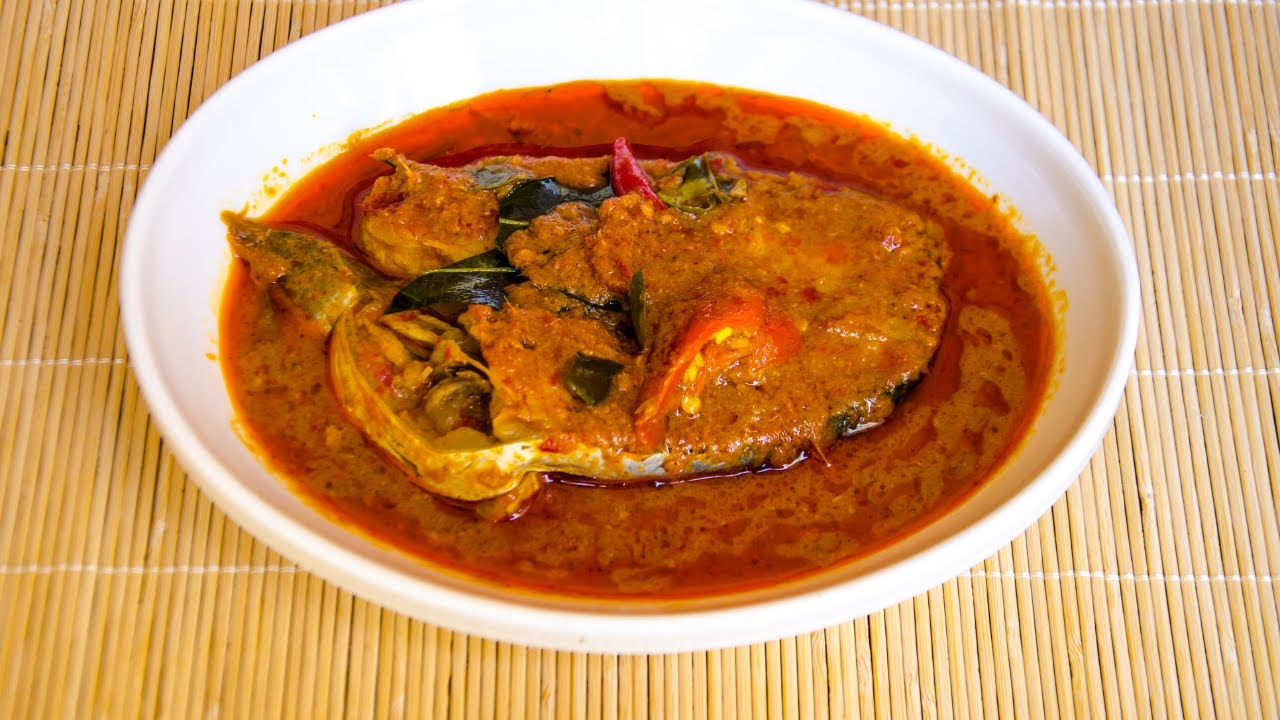சுவையான சுறா மீன் குழம்பு/Tuna fish curry/Meen kulambu tamil/Sura meen