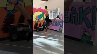 Easy Freeze Tutorial #breakdance #bboy #bboyfreeze #tutorial #dance #dancer #dancetutorial #howto