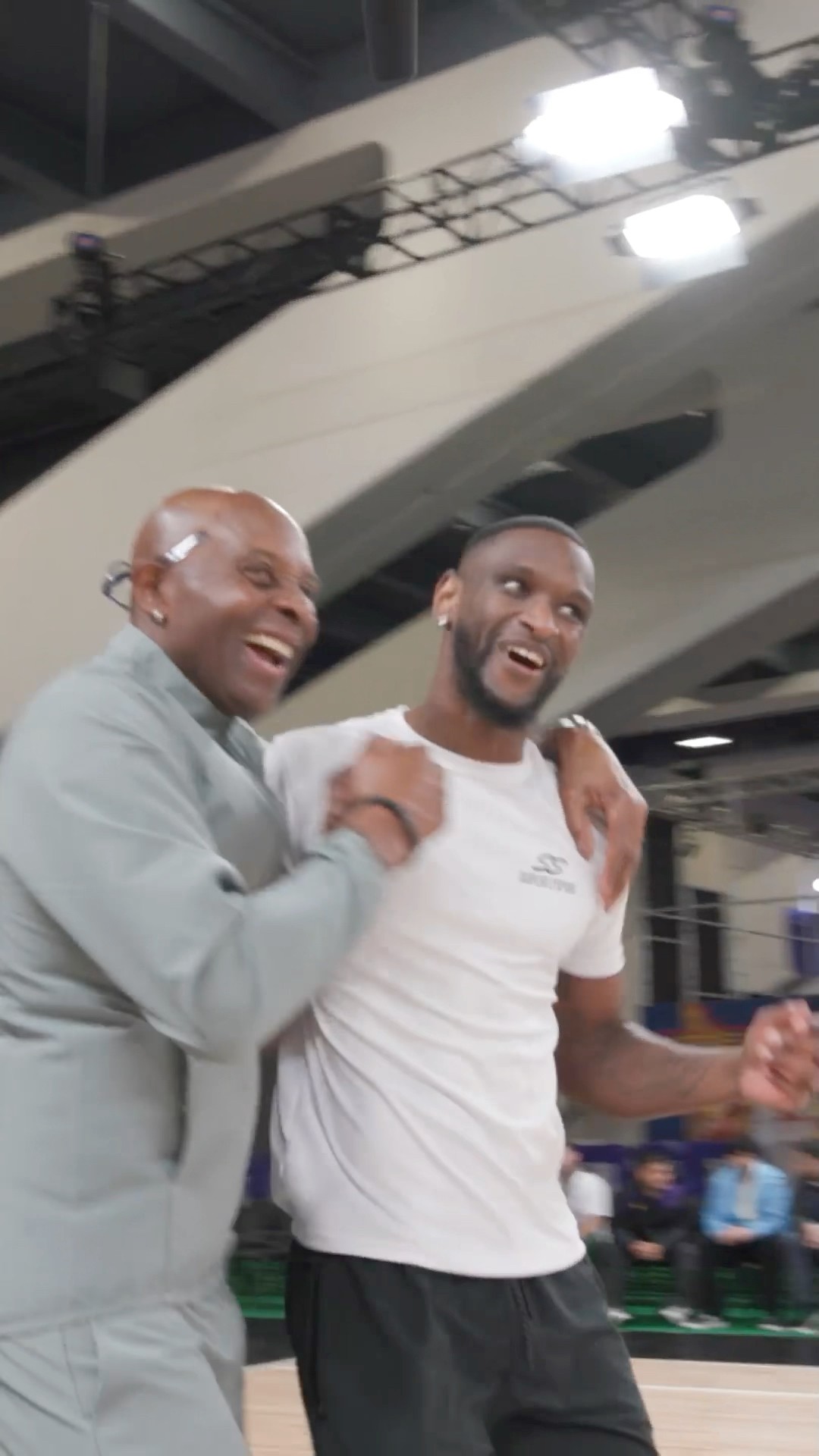 Coach Jerry Rice Throws Alley-Oop to Track \u0026 Field Star Shelby McEwen at Celeb Game Practice!