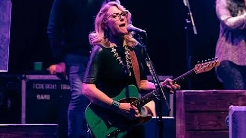 Susan Tedeschi on Neil Young's "Helpless" 12/4/21 ...