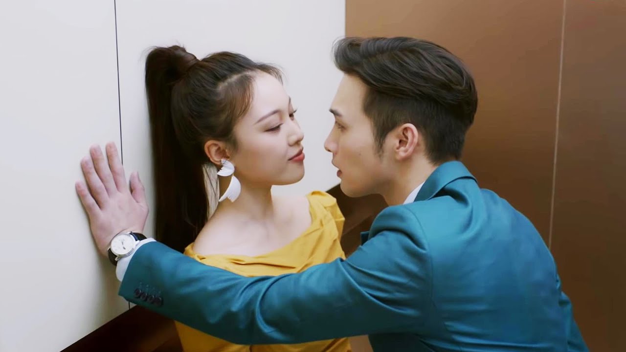 心機女為上位勾搭總裁，哪料總裁一心只有灰姑娘，當眾與灰姑娘一起華麗演出！