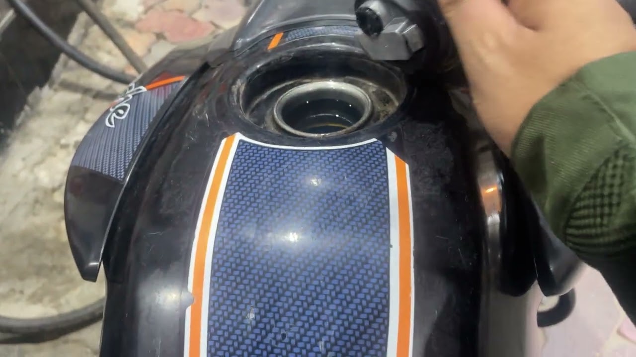 Apache RTR 160 fuel tank capacity Apache RTR 160 Ladakh Trip YouTube