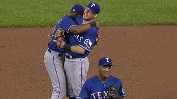 Beltre makes great grab, turns two to end it