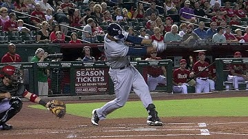 SD@ARI: Guzman laces an RBI single into right field