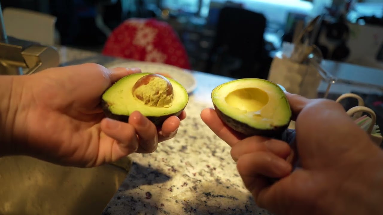 How to remove avocado seed easily 4K