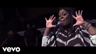 Video thumbnail of "Kim Burrell - Falling in Love"