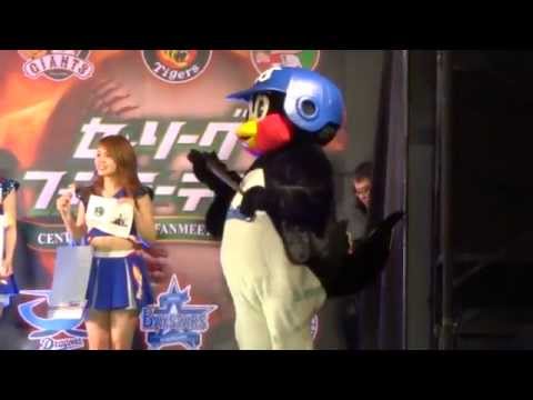 2015/03/23 選手が使用したバッドで遊ぶ　つば九郎