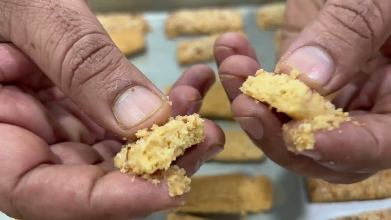 Badam Crunchy Biscuit | बादाम कुरकुरे बिस्किट | Almond Crunchy Cookies | Badam Cookies Recipe