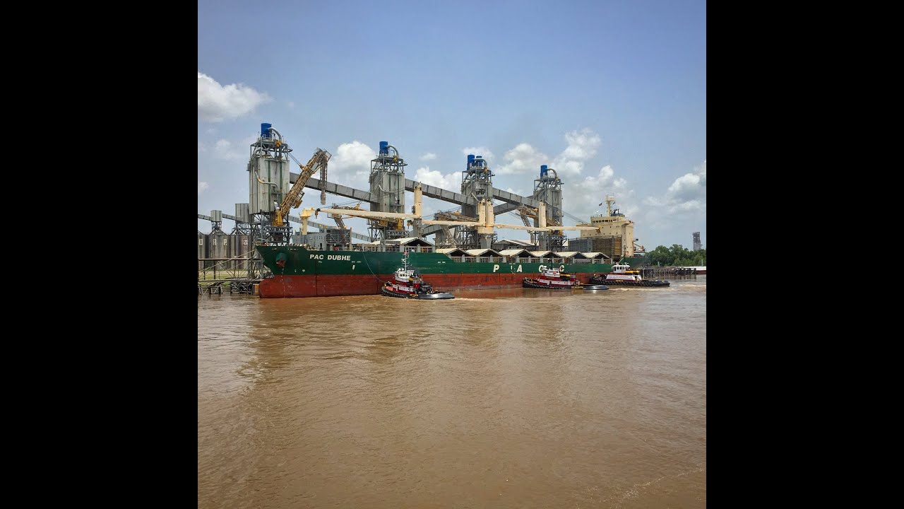 Ship docking at Zen-Noh