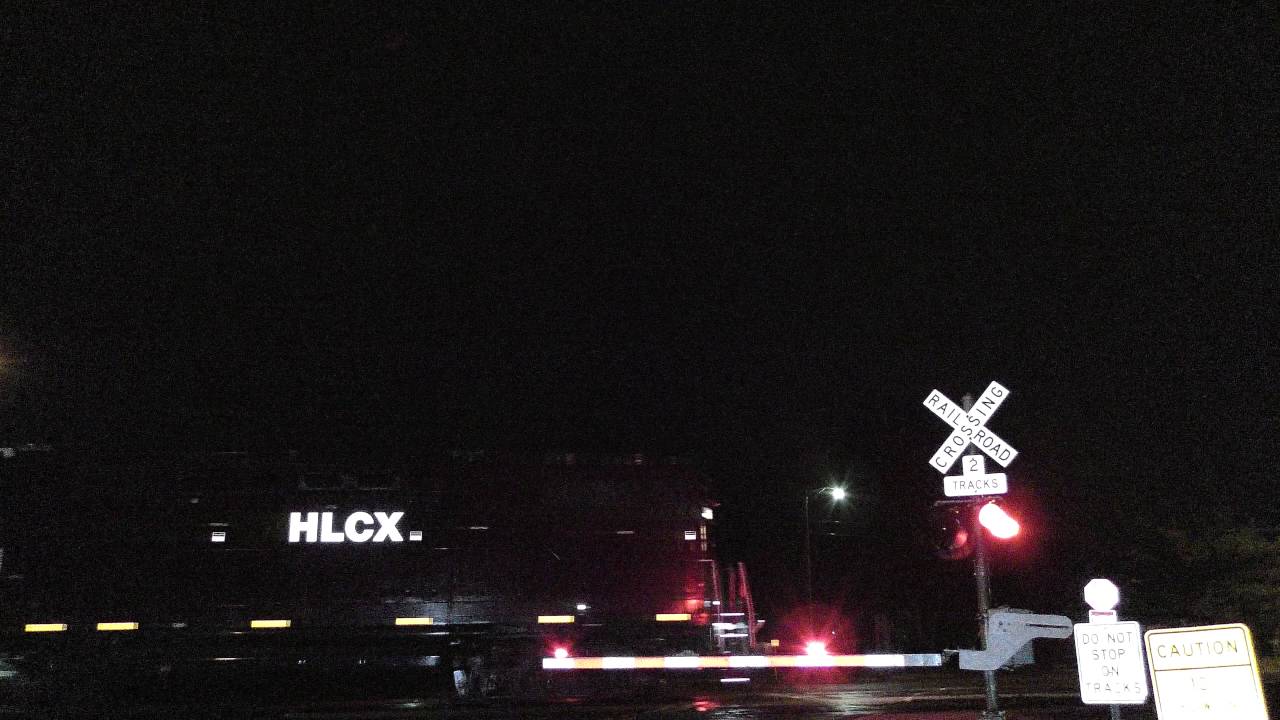 11/30/2015 LHF HLCX 3811 Leads The YDU50 Southbound On 2 - YouTube