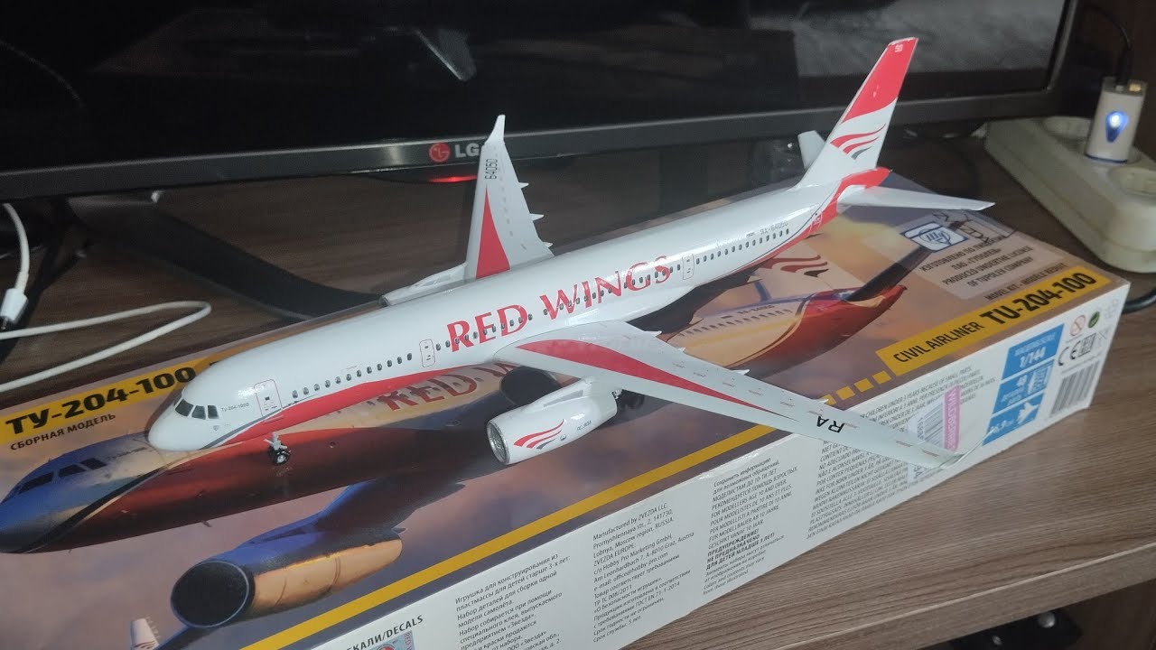 Сборка модели Ту-204/100 от звезды Red wings