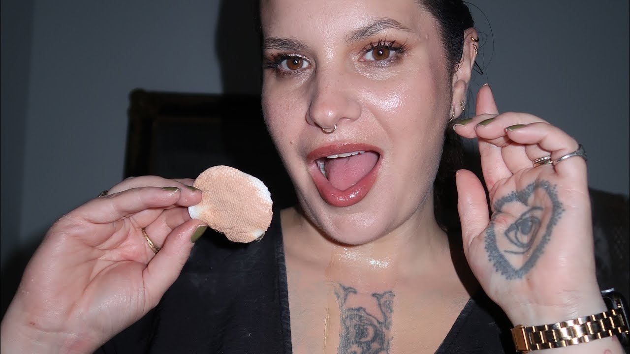 Хотите замаскировать татуировку? Вот как это делают лучшие визажисты.