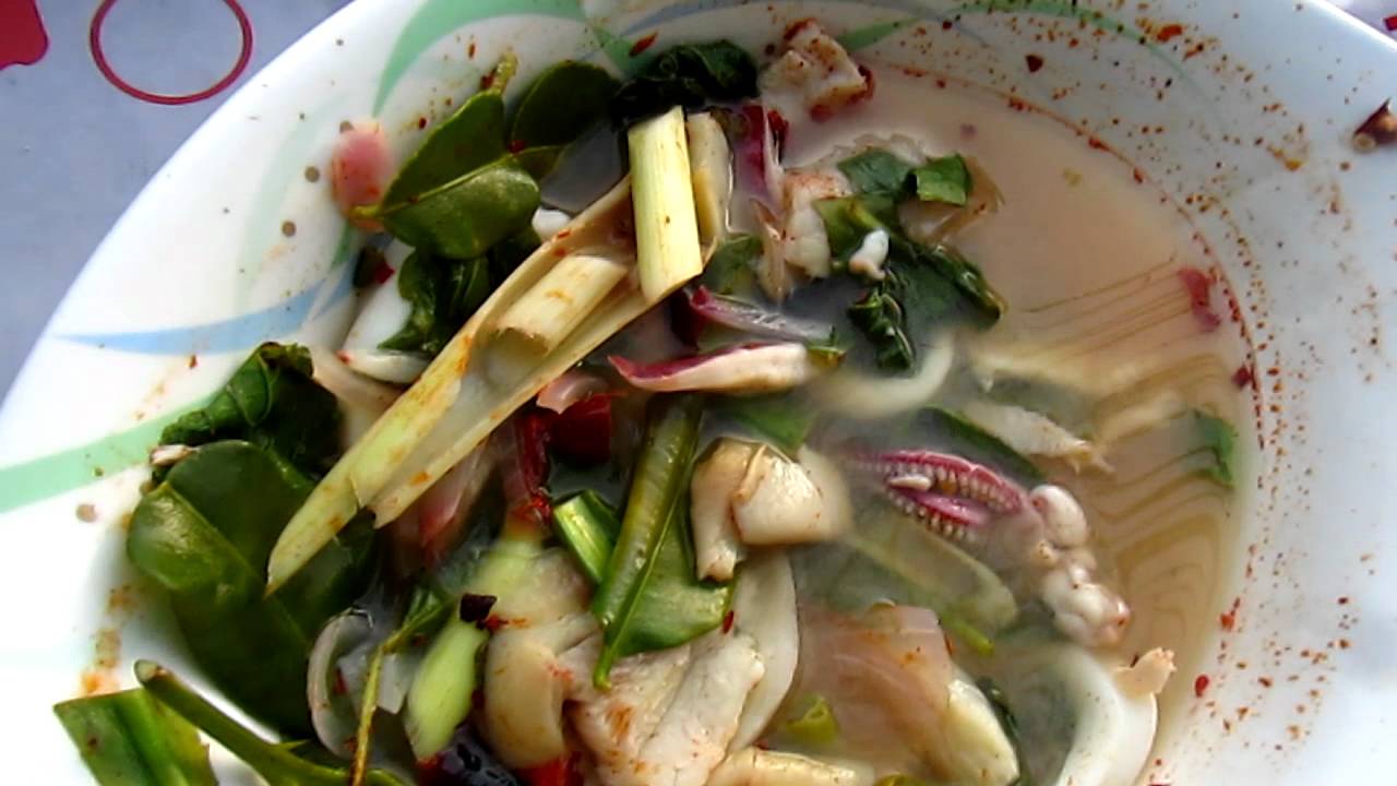Eating Thai Food ร้านข้าวต้มหน้าวัดบางปะกอก