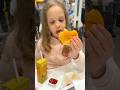 Что это ты ешь #бургер #прикол #еда #макдональдс #топ #happymeal2026