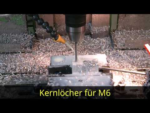 programmiert-gewinde-schneiden-auf-der-cnc-fräsmaschine-deckel-fp3-mit-dialog-4-steuerung