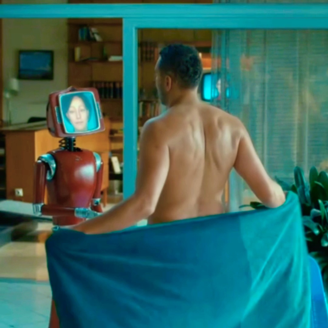 A ROBÔ FICOU INTERESSADA POR ESSE HOMEM #shorts