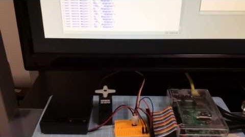 Raspberry Pi で サーボモーターを動かす。