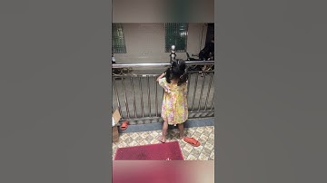 Bố chốt của lại để con không đi theo mình