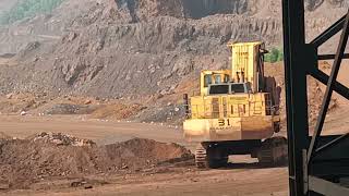 Operation of Komatsu Big Excavator, Mining with Komatsu shovel in iron ore mines