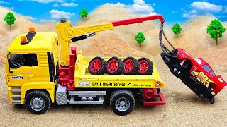 Play with Lightning Mcqueen and rescue Construction Vehicle On The Sand l Truck Toys Story