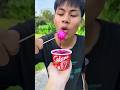 thử thách không cười với những món sốt gia vị cho kẹo mắt của người khác tạo nên sự tò mò về nụ cười