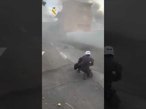Las impactantes imágenes de un guardia civil sorprendido por una corriente de convección