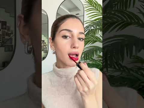 #sherinbeauty doing her makeup with red Lipstick ❤❤❤❤❤