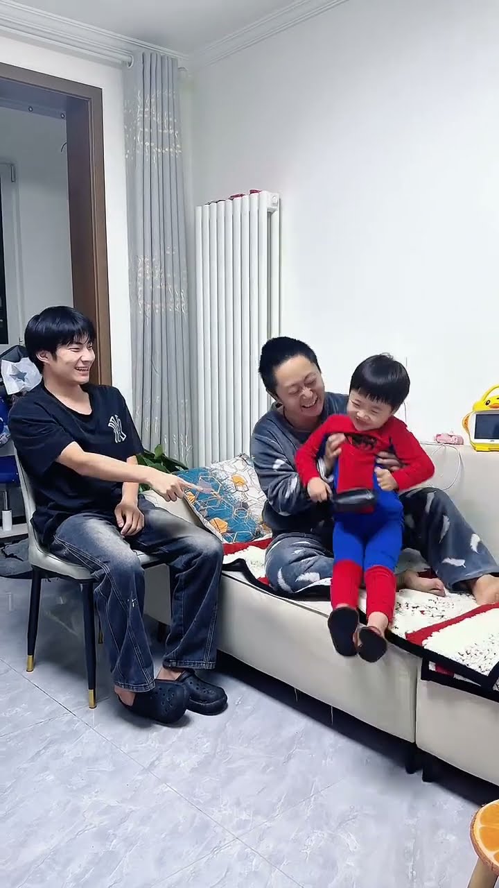 哥哥这次满意了吧，儿子又背锅了！#Cute baby#Cute#呆萌小米宝#聪明宝宝#萌娃